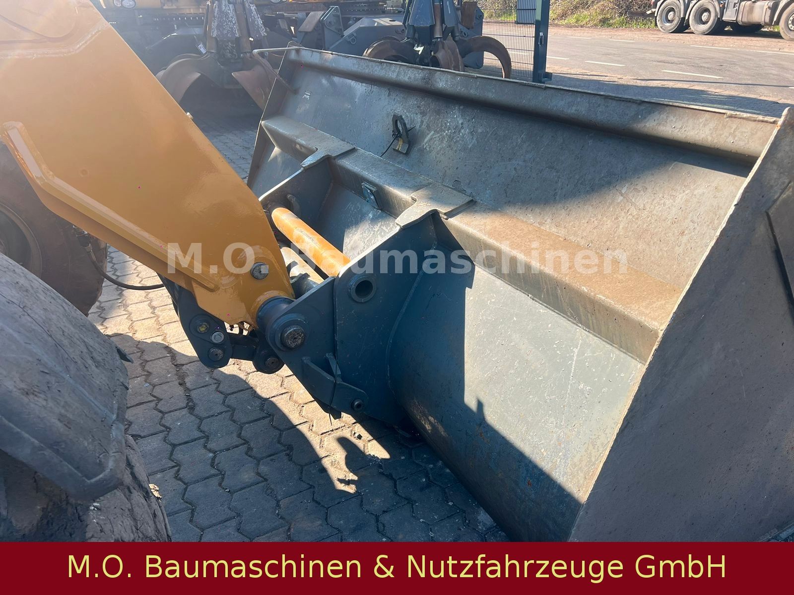 Fahrzeugabbildung Other Liebherr TL 441-7/7m/4,1t /SW/Gabel+Schaufel