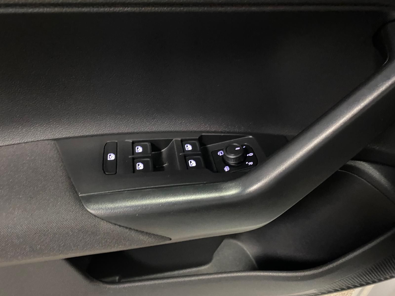 Fahrzeugabbildung Volkswagen Polo 1.0 TSI Life APP+KLIMA+KAMERA+PDC+SITZHEI++