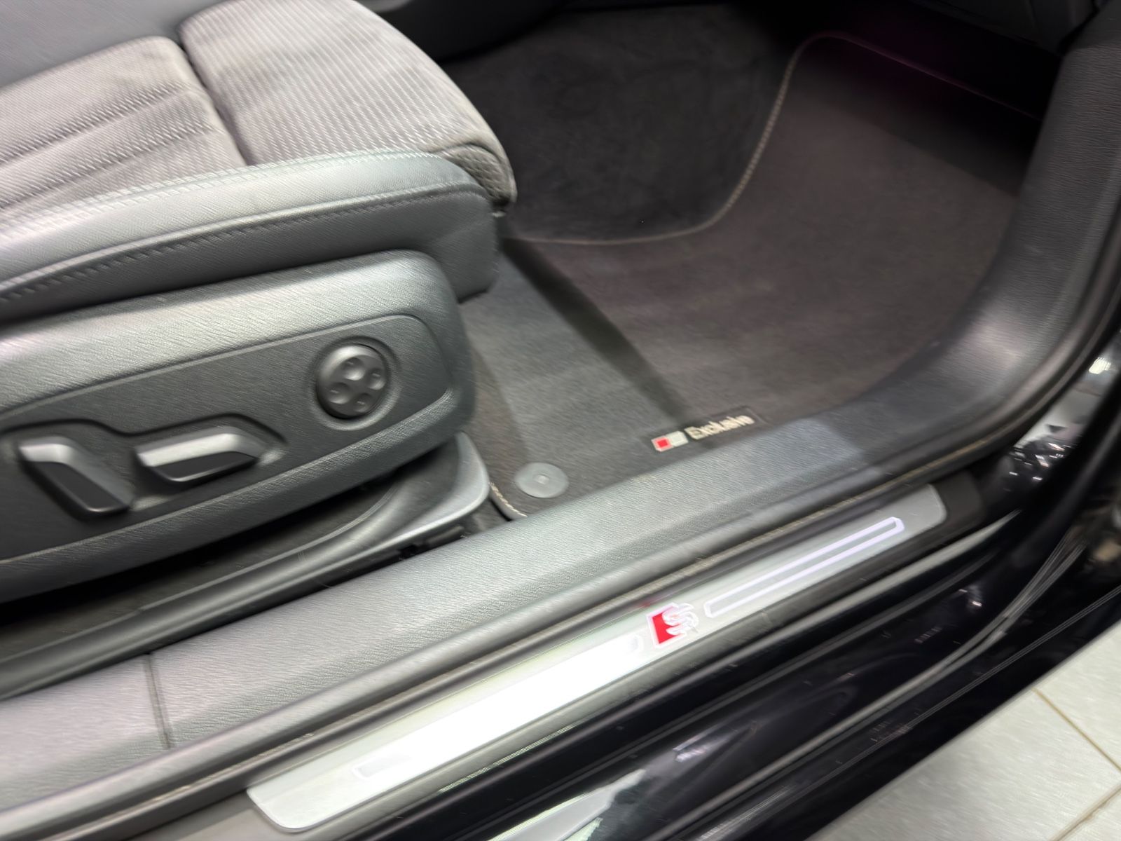 Fahrzeugabbildung Audi A4 Avant quattro sport|3xS-LINE|XENON|NAVI|VOLL