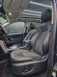 Land-Rover Discovery Sport - 8