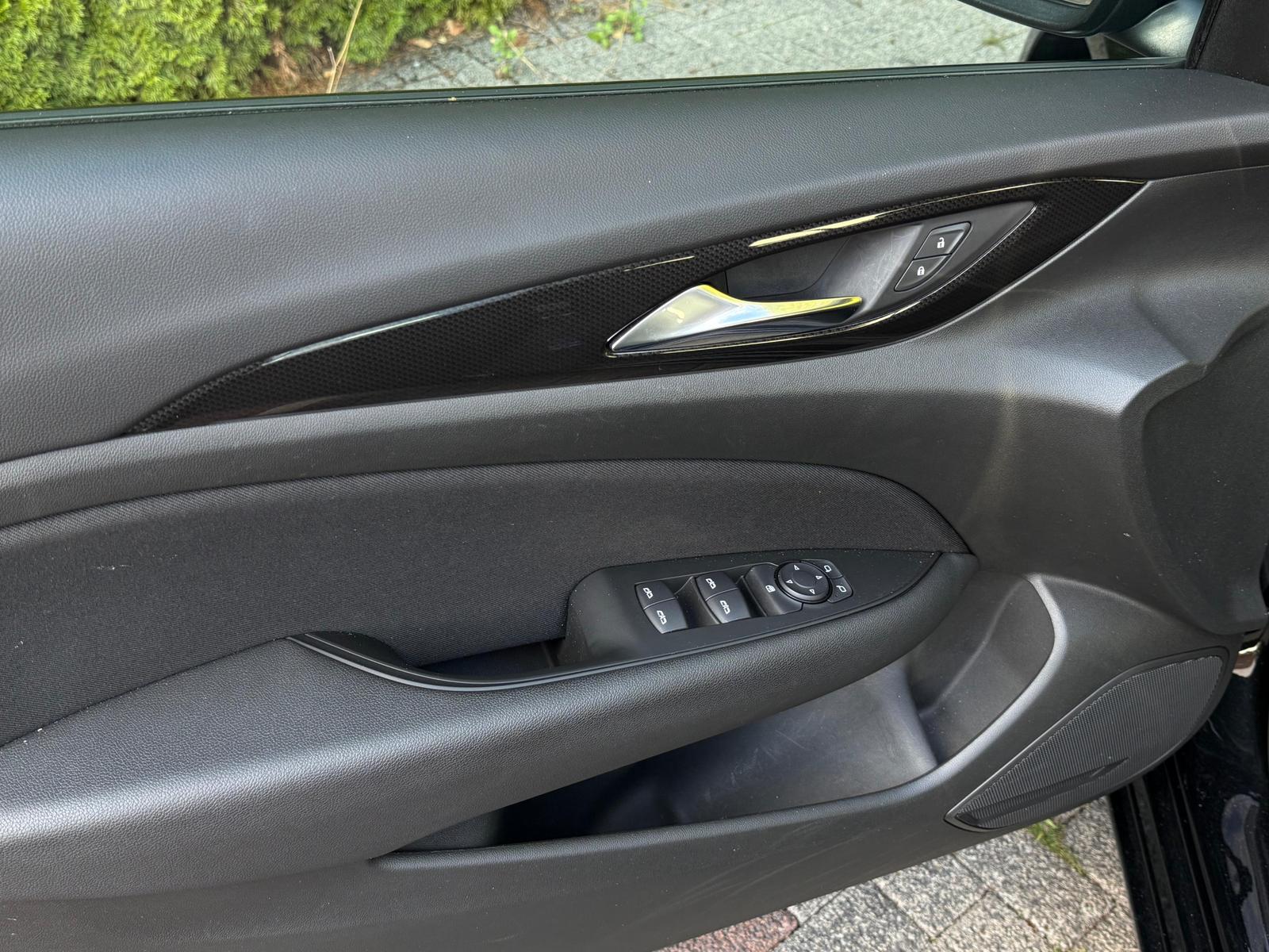 Opel Insignia 2.0 CDTI Business AHK+LED+NAV+SHZ+CARPL
