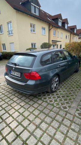 BMW 320i Touring -