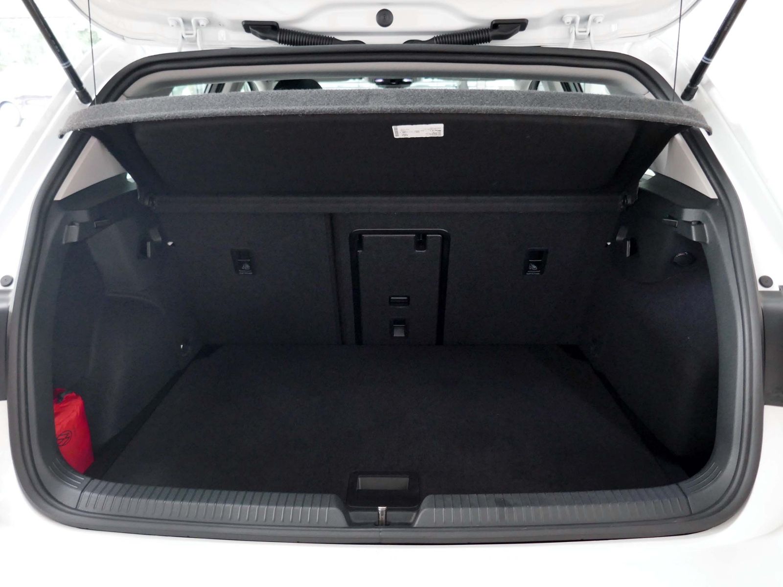 Fahrzeugabbildung Volkswagen Golf VIII Life 1.5 TSI | LED PDC ACC Navi