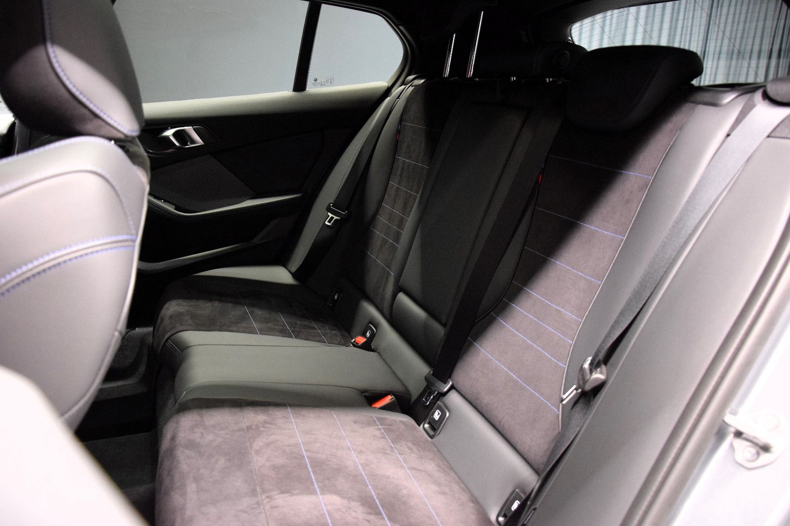 Fahrzeugabbildung BMW M135i xDrive M Sportpaket Pro Pano HuD h/k Memor