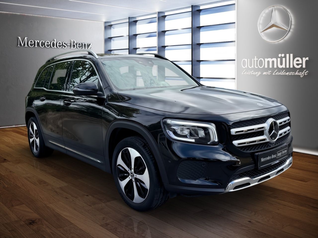 Fahrzeugabbildung Mercedes-Benz GLB 220 d 4m PROGRESSIVE+PANO+DIST+LED+CARPL+4WD
