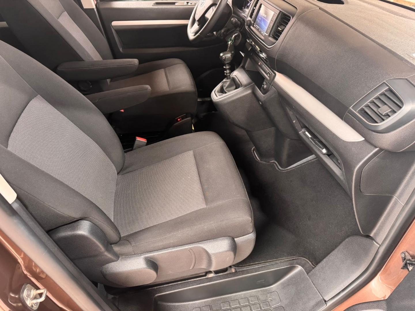Toyota Proace Verso L2 Shuttle VERSO D4d 2.0 Bus Standh