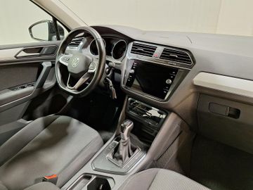 Volkswagen Tiguan - 11