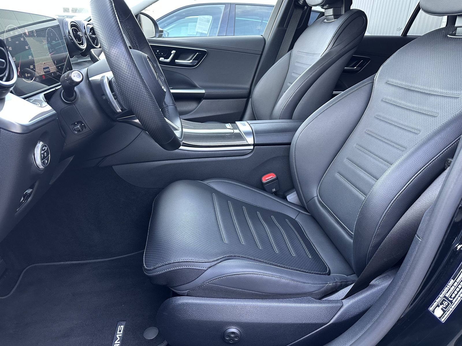 Fahrzeugabbildung Mercedes-Benz C 200d T AMG-Line NAV+LED+360°+V-COCKPIT+CARPLAY