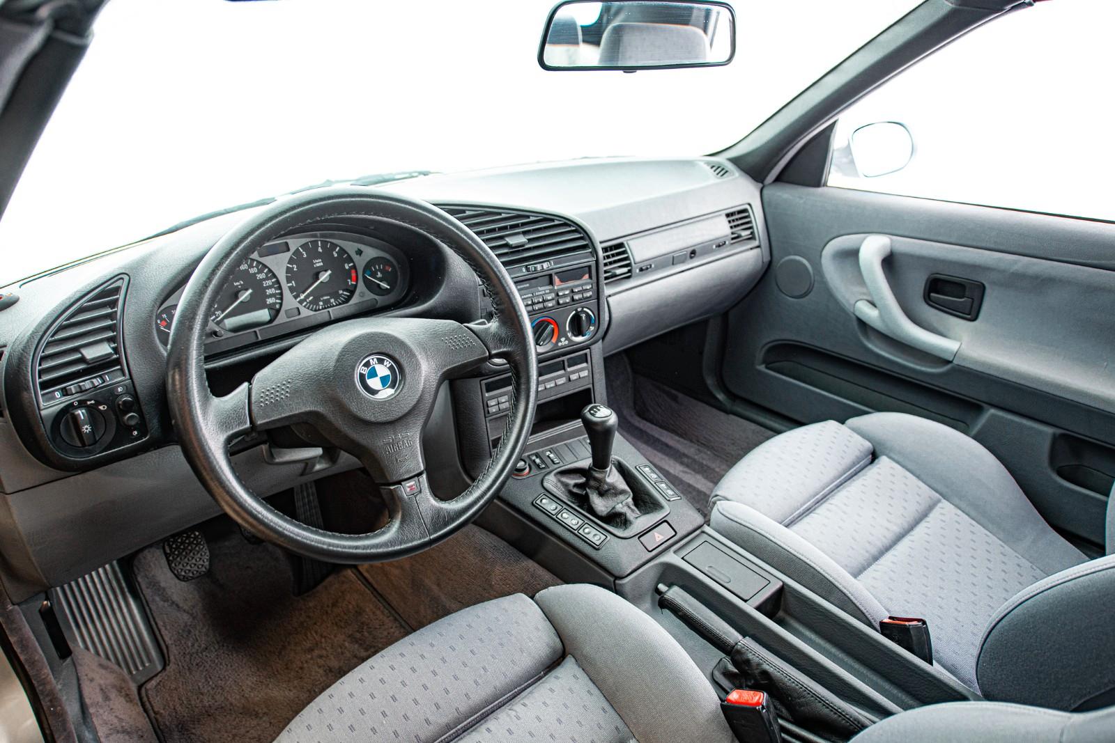 BMW 325I - CONVERTIBLE - BVM - 192 CV -