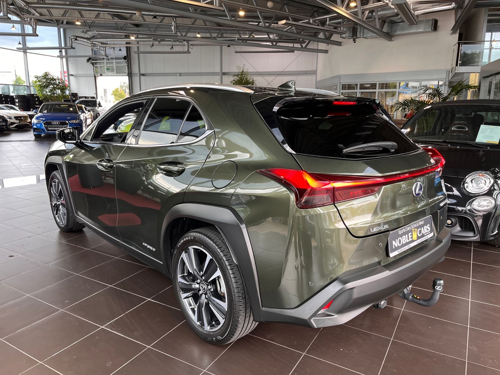 Fahrzeugabbildung Lexus UX 250 h Style Edition RFK Full Link LED AHK