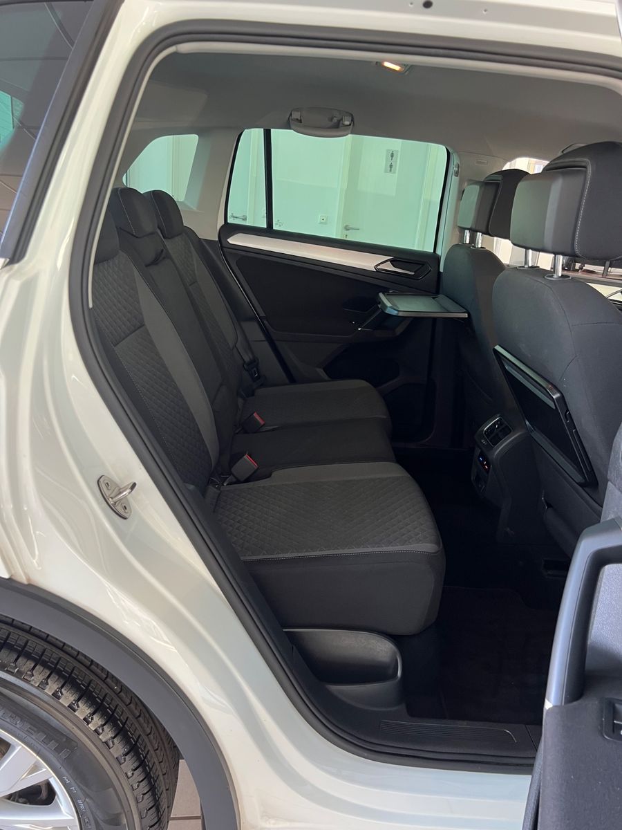 Fahrzeugabbildung Volkswagen Tiguan 1.4TSI DSG Comfortline *LED*NAVI* 1.HAND*