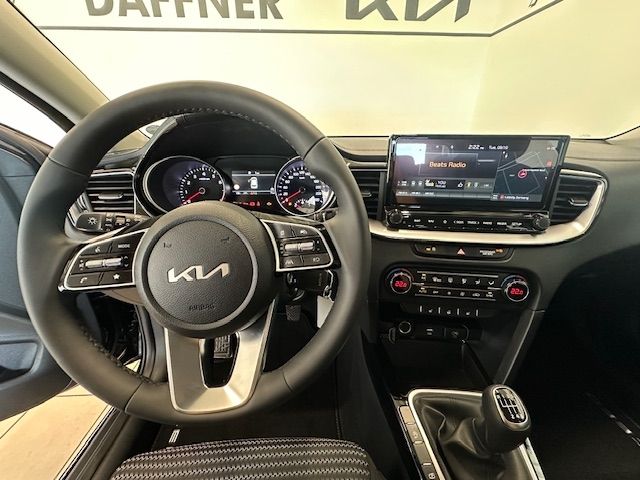 Fahrzeugabbildung Kia Ceed_sw Vision 1.4 LaneASS SHZ Navi DAB Tempomat