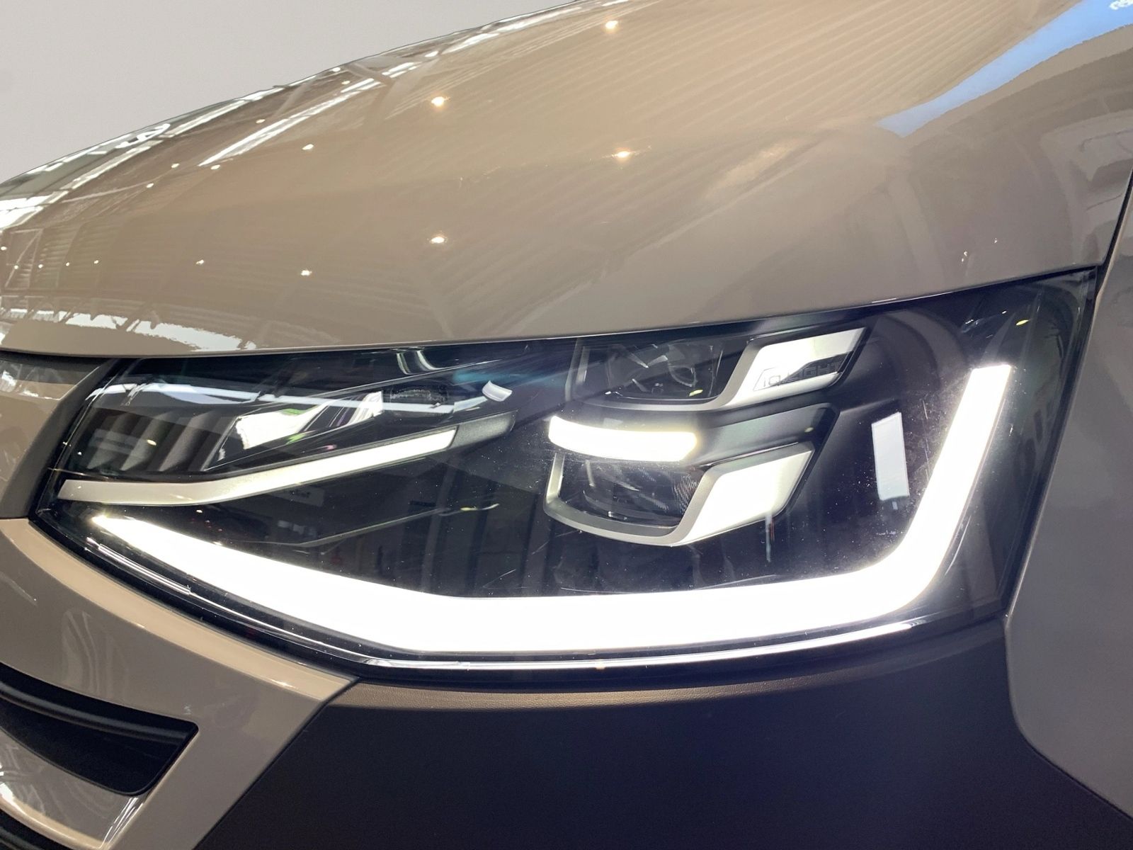 New Transporter Kasten 2.0 TDI 4MOTION, AHK, ACC