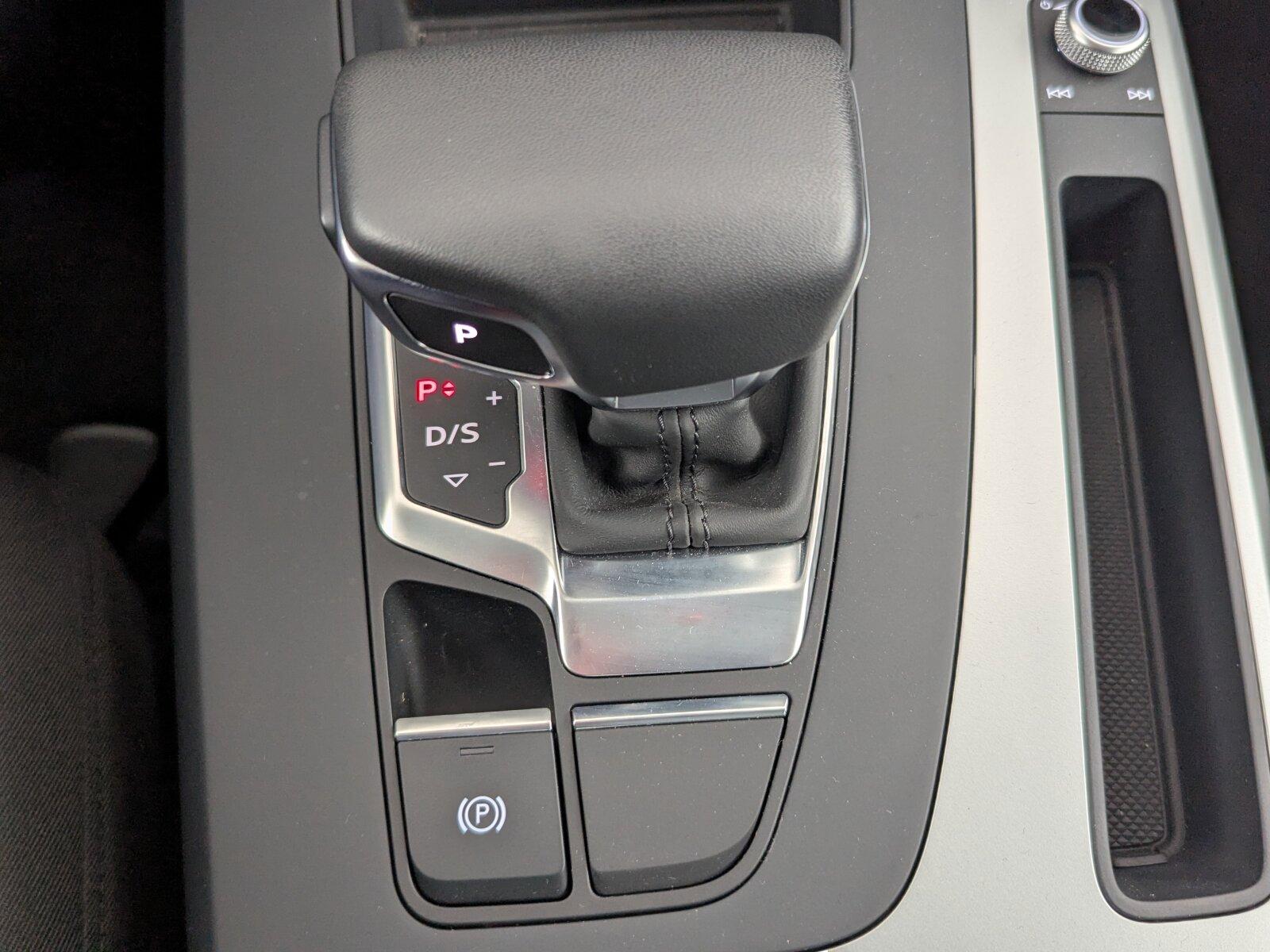 Audi Q5 40 2.0 TFSI quattro S line LED+NAVI+RFK+SHZ+