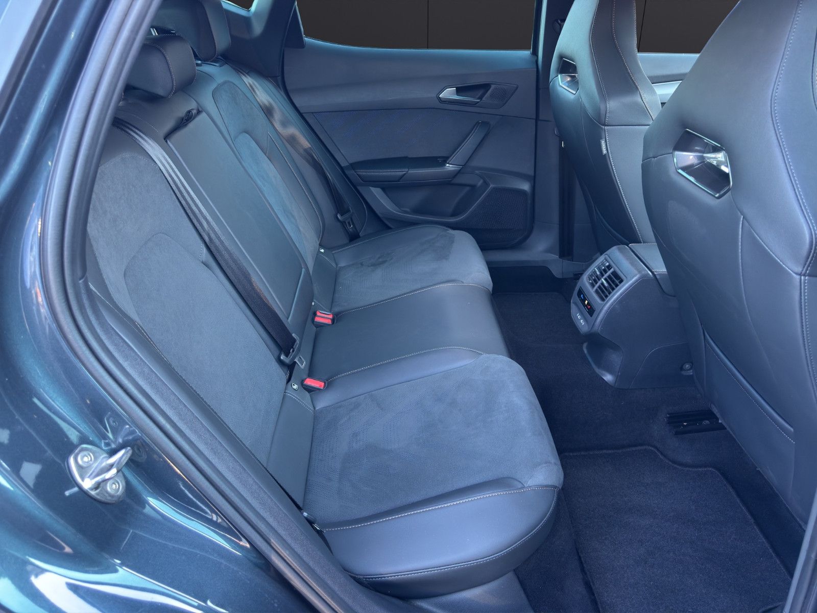 Fahrzeugabbildung CUPRA Formentor VZ 2.0 TSI/ACC/Matrix/CarPlay/Navi