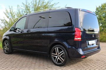 Mercedes V 220 - 10