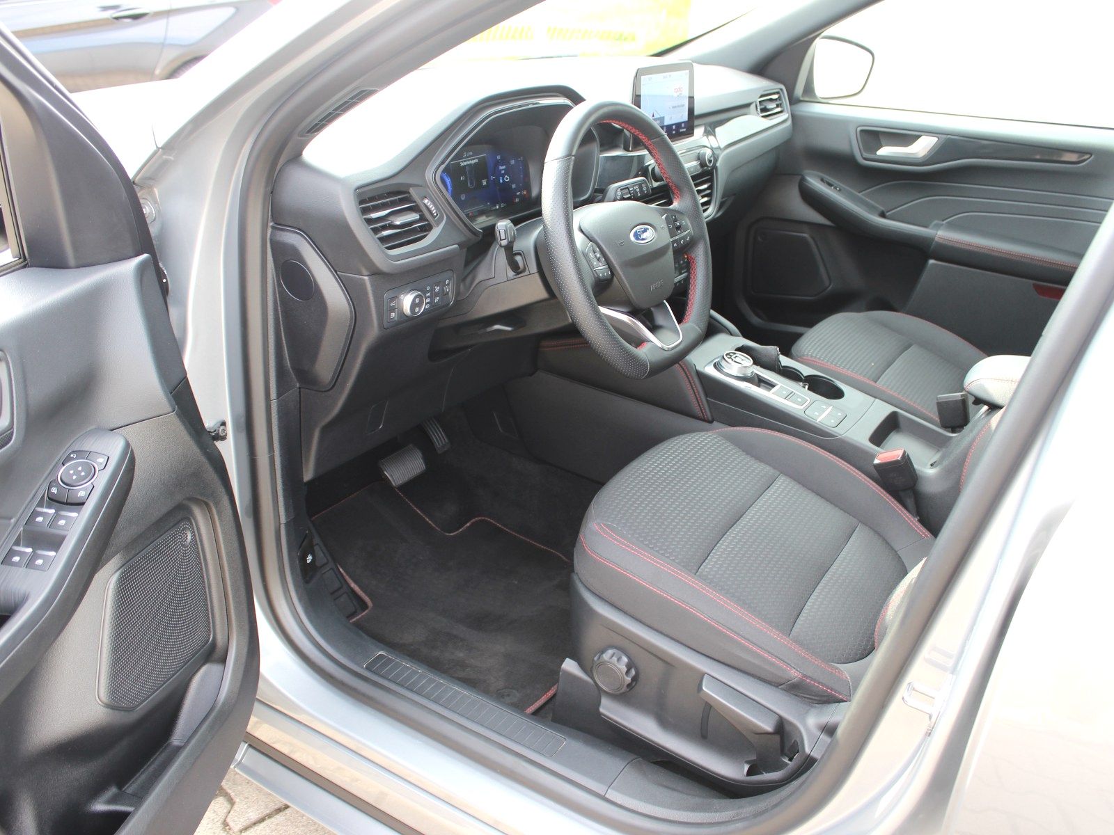 Fahrzeugabbildung Ford Kuga Plug-In Hybrid ST-Line 2,5 Duratec