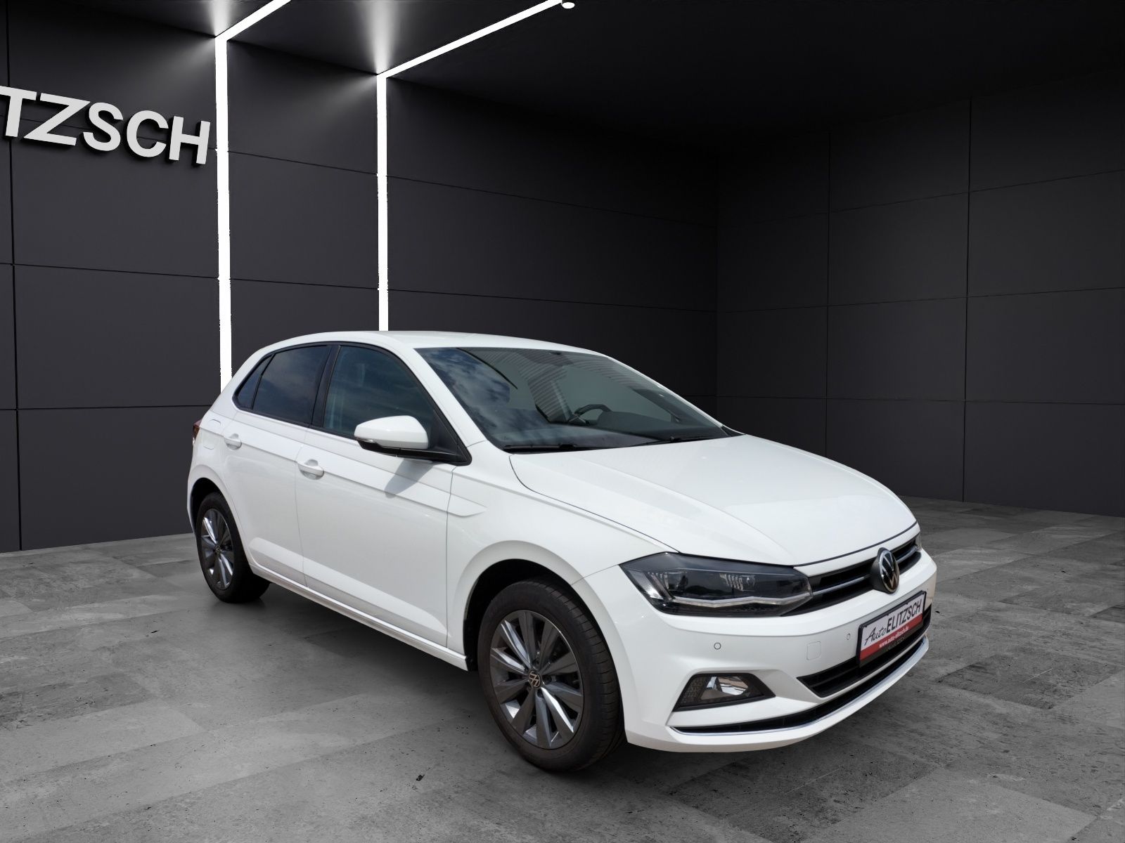 Fahrzeugabbildung Volkswagen Polo VI Highline TSI DSG LED ACC SHZ PDC WeConne
