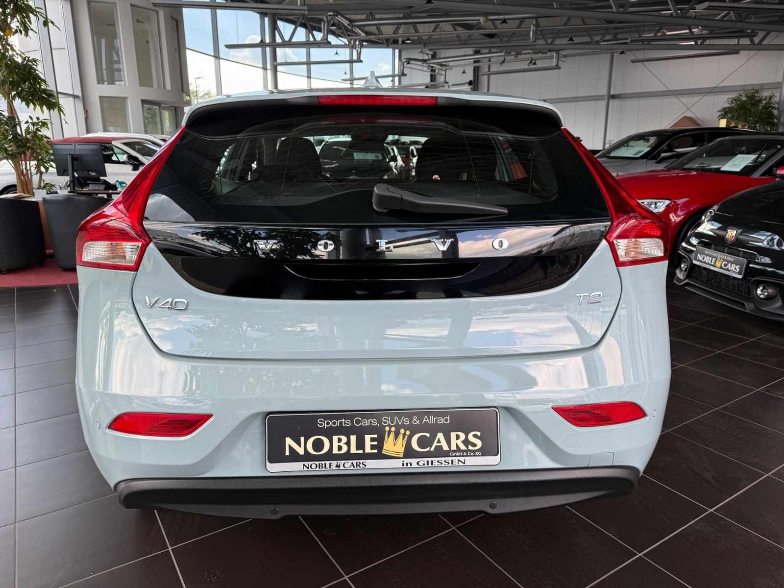 Fahrzeugabbildung Volvo V40 Kinetic SENSUS CONNECT LED SHZ PDC ALU