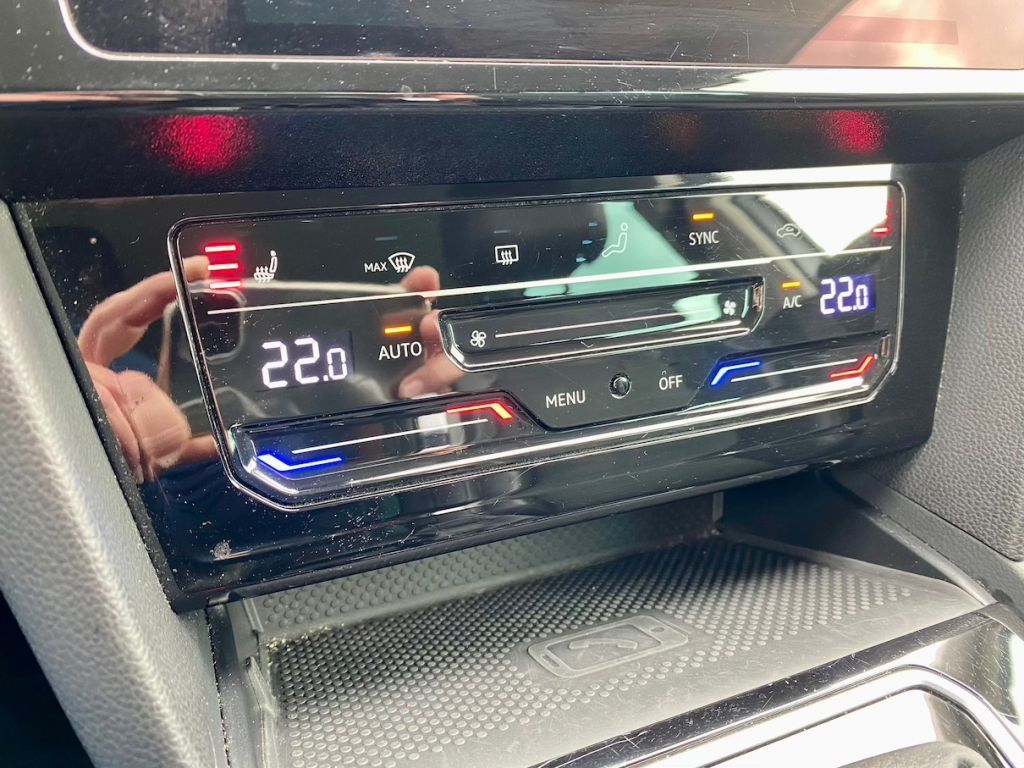 Fahrzeugabbildung Volkswagen Passat Variant 2.0 DSG Elegance AHK GZJR KAMERA