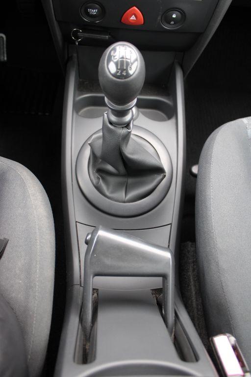 Renault Megane 2009 — photo 21