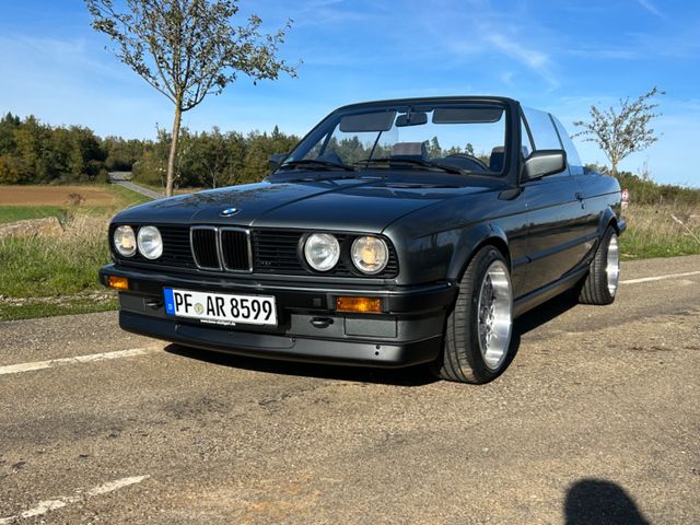 BMW 320i Cabrio E30