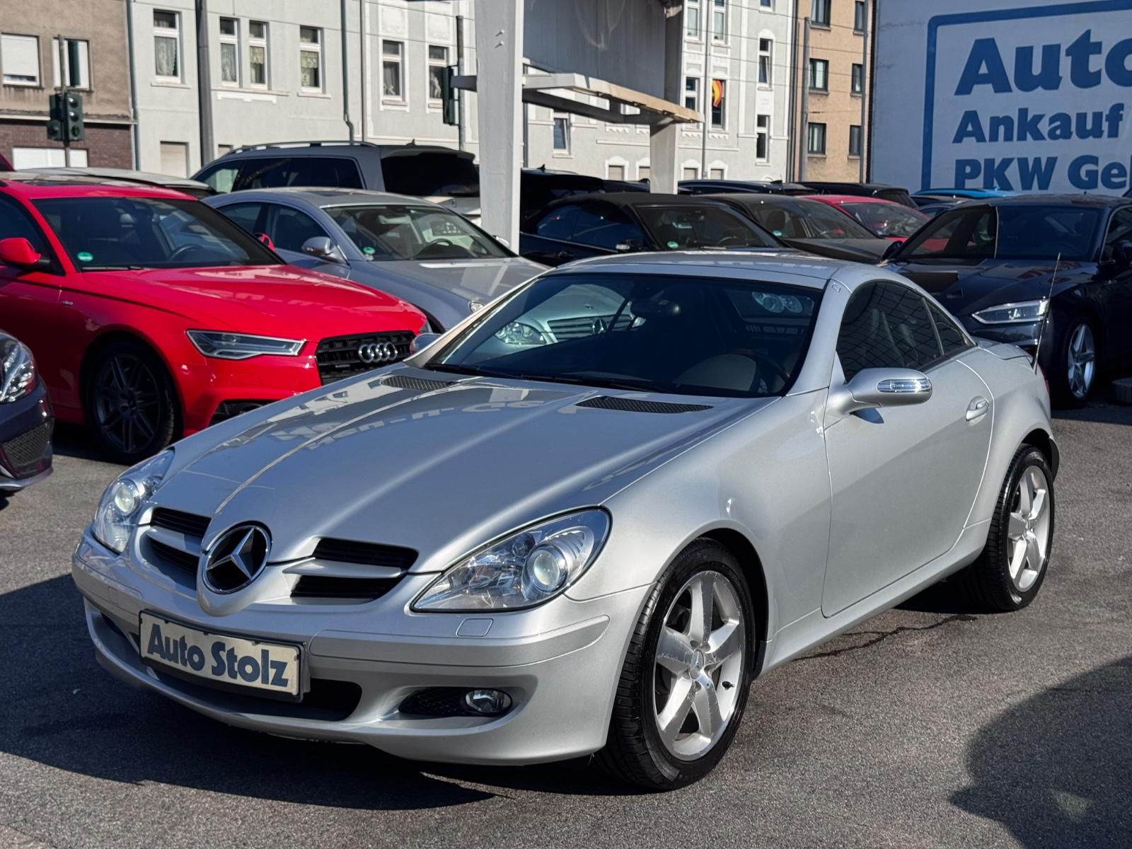 Mercedes-Benz SLK 200 Kompressor VOLL LEDER,NAVI,XENON,SHZ,AIR