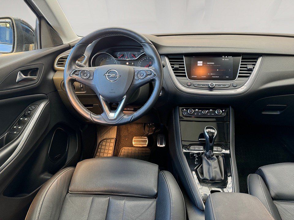 Fahrzeugabbildung Opel Grandland X 1.6 A/T Turbo Ultimate