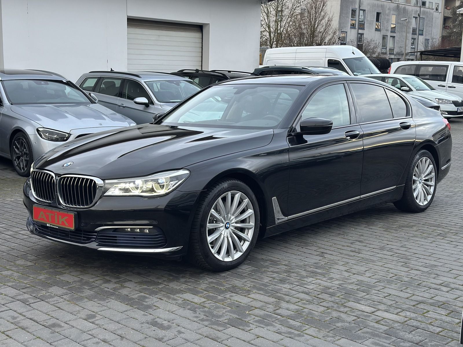 BMW 730 d LUFTFEDER. ESDH MEMORY H&amp;K KEYLESS