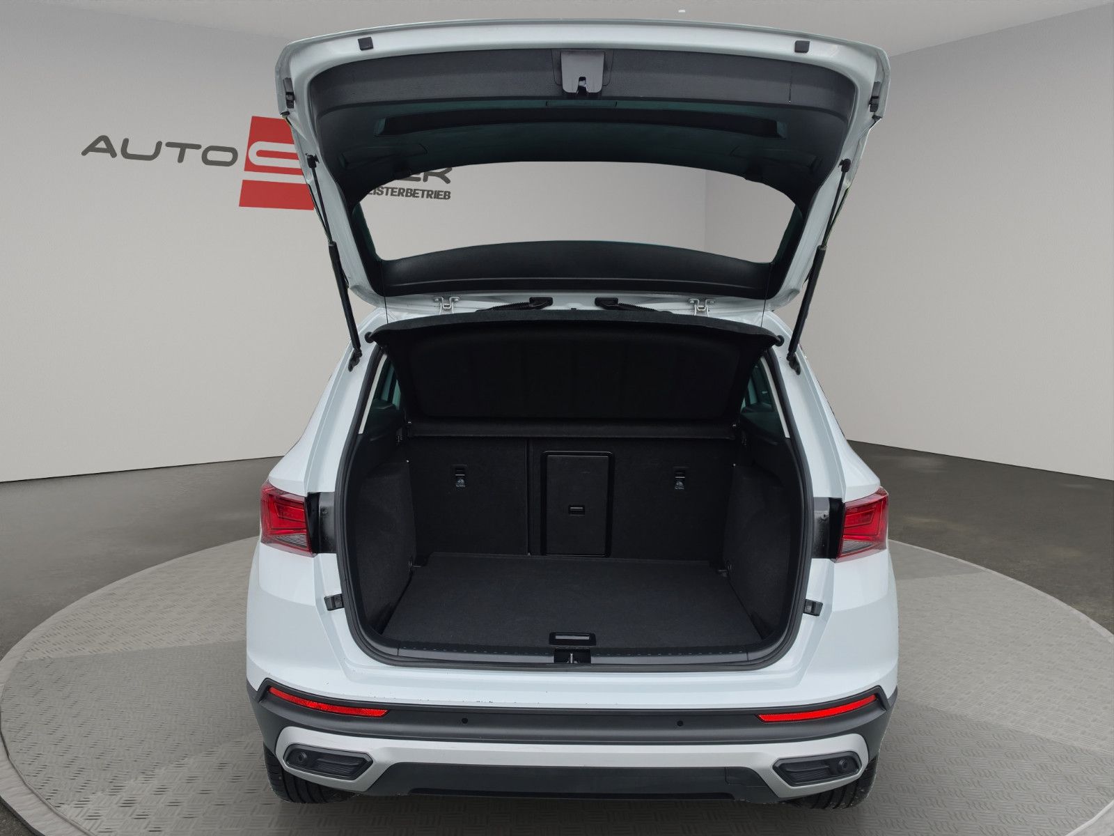 Fahrzeugabbildung SEAT Ateca Style Apple CarPlay LED