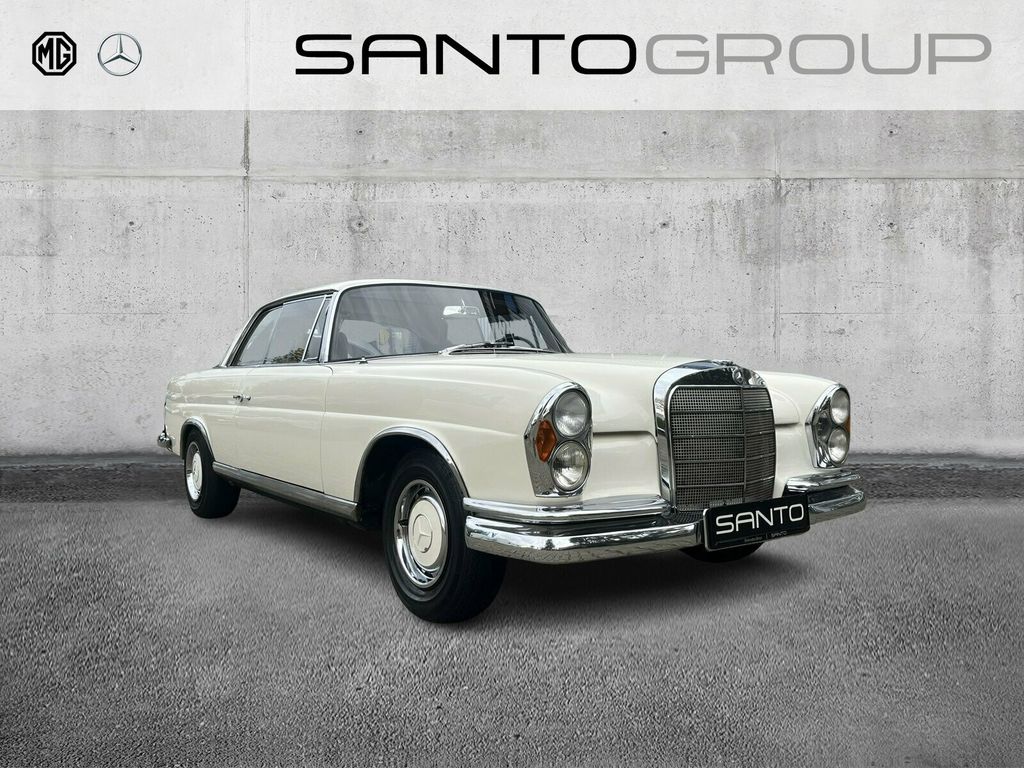 Mercedes-Benz 220