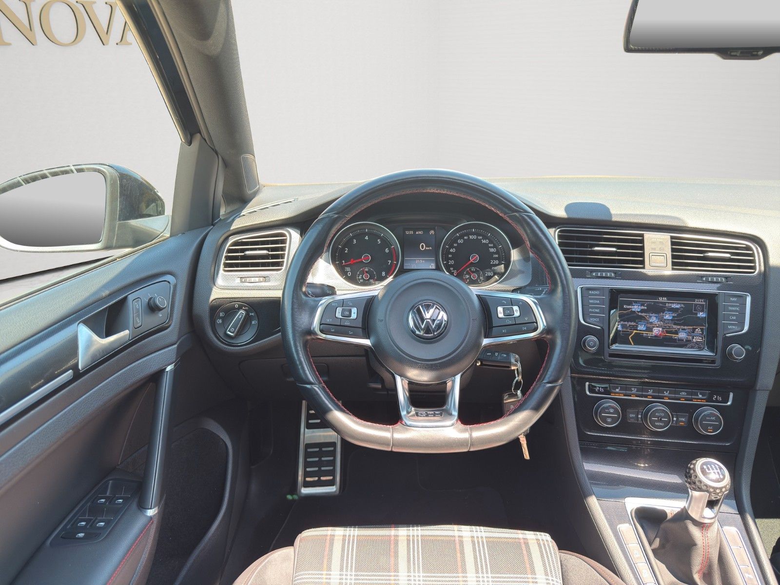 Volkswagen Golf VII Lim. GTI BMT-93.000KM-NAVI-19.ZOLL-PANO foto 12