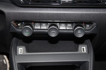 Citroën C4 1.2 Pure Tech 130 Feel KAMERANAVISHZG