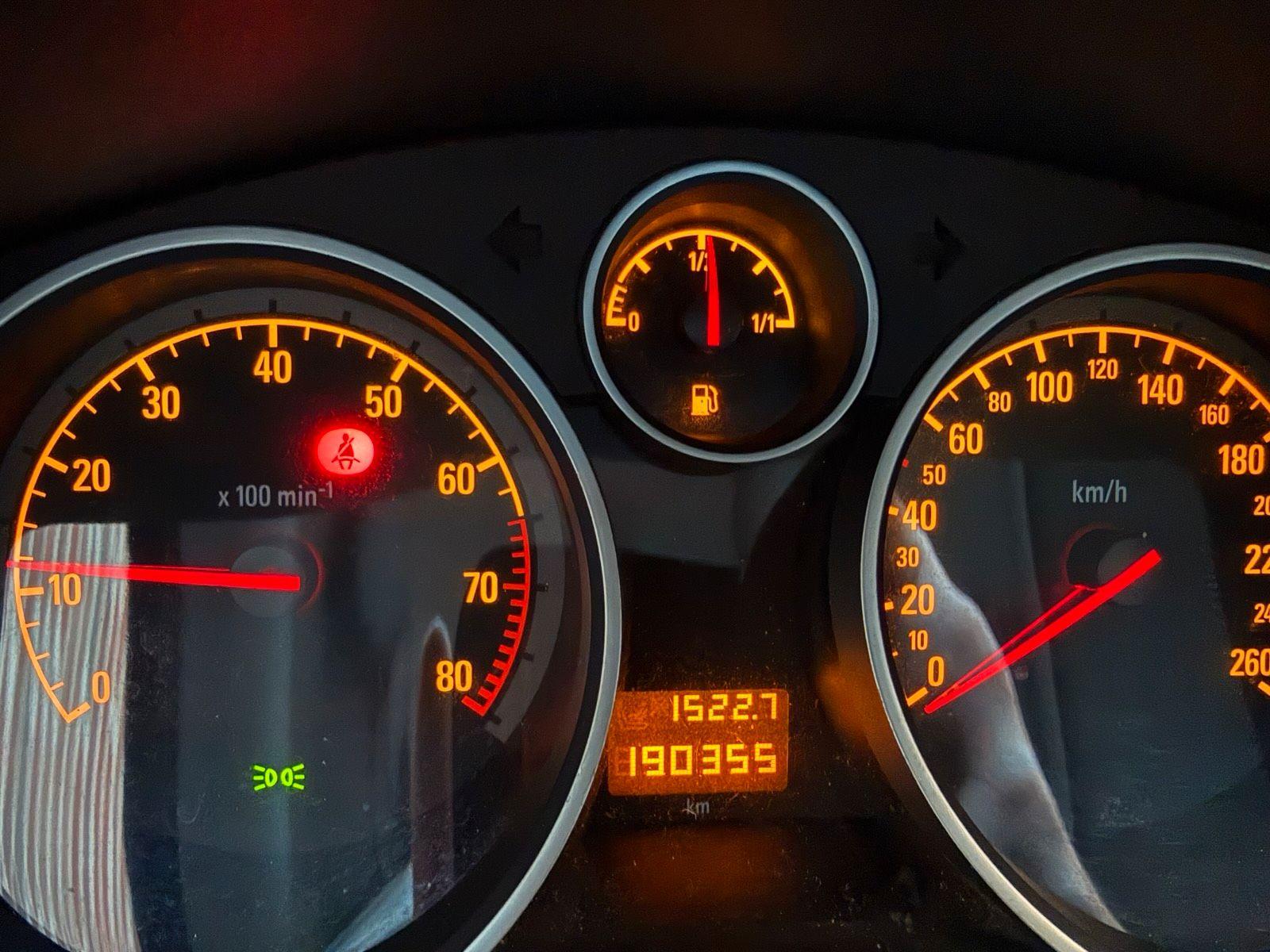 Opel Zafira 2011 — вигляд ззаду