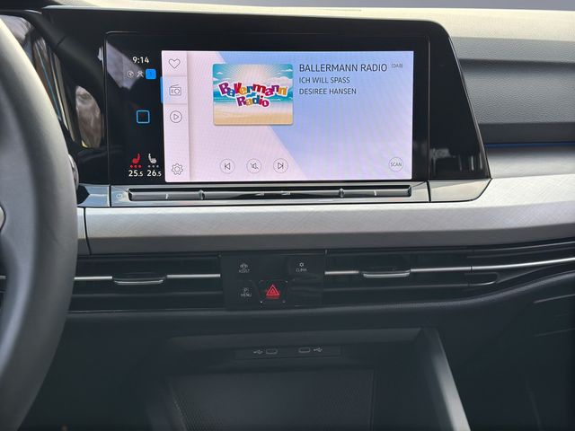 Golf VIII Variant Life 1.5 eTSI DSG NAVI ACC LED