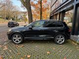 Volkswagen Touareg V6 TDI BMT R-Line*Pano*AHK*Kamera - Volkswagen Touareg aus 2012: TDI
