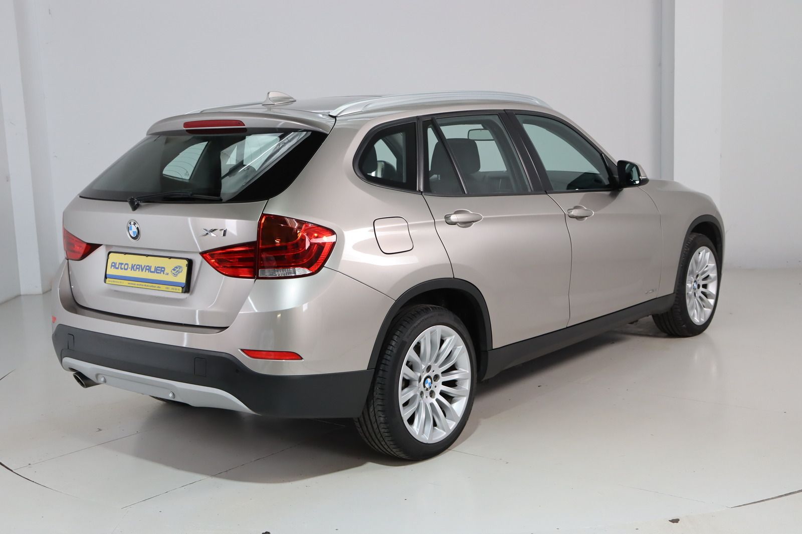 Fahrzeugabbildung BMW X1 18i * X-Line * Xenon * Sitzhzg.