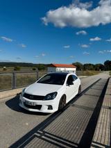 Opel Astra H OPC Race Camp - Opel Astra: Opc Race Camp