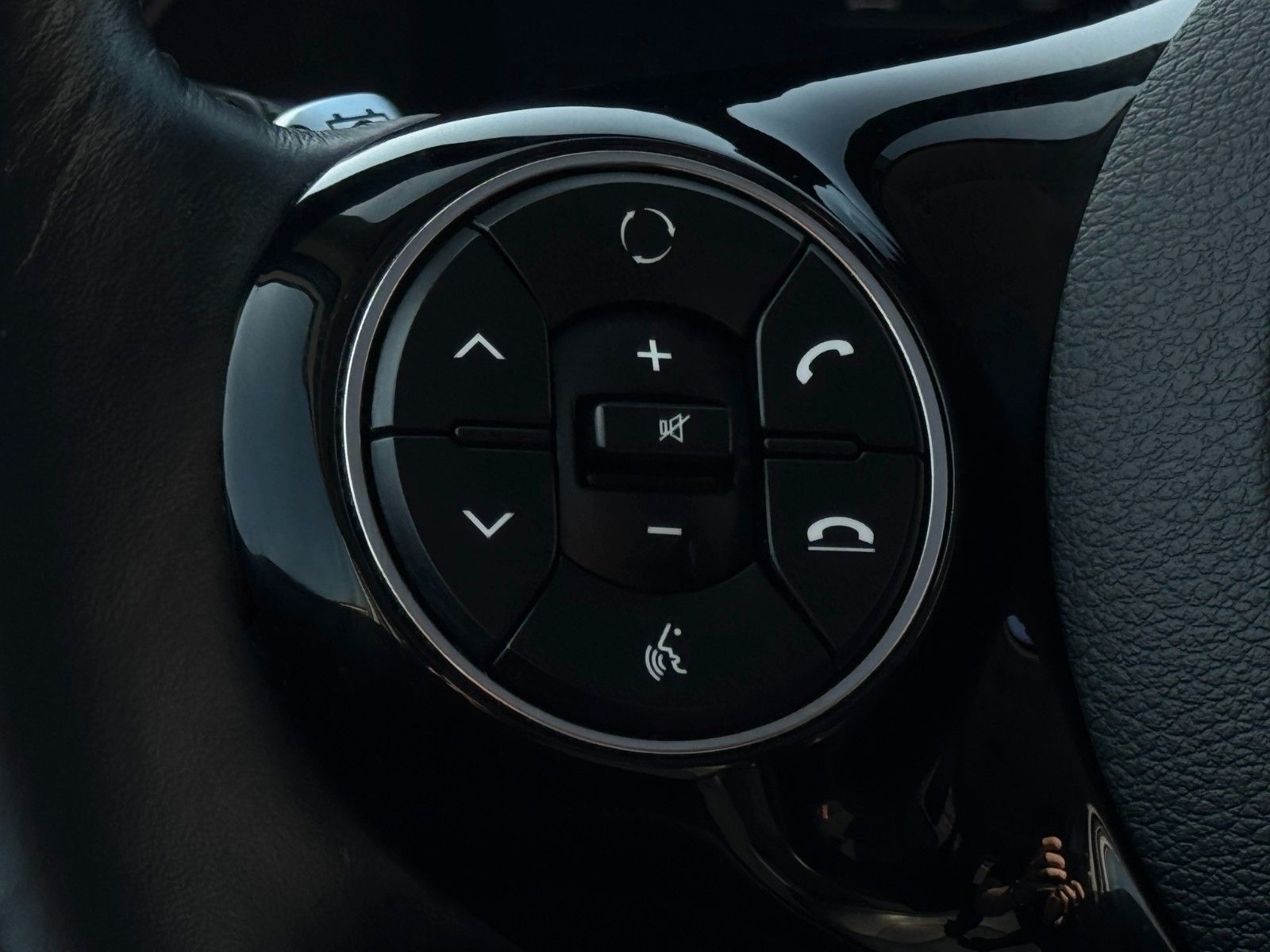 Fahrzeugabbildung Kia E-Soul 64kWh Spirit Schiebedach CarPl. H&K ACC