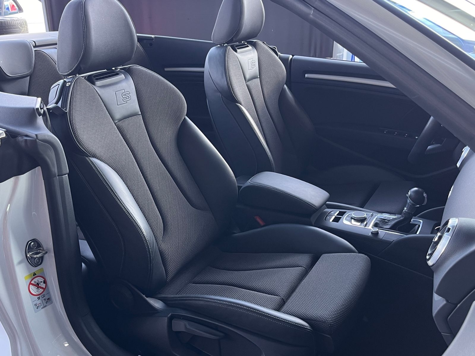 Fahrzeugabbildung Audi A3 Cabriolet 35 TFSI S line sport LED NAV PDC