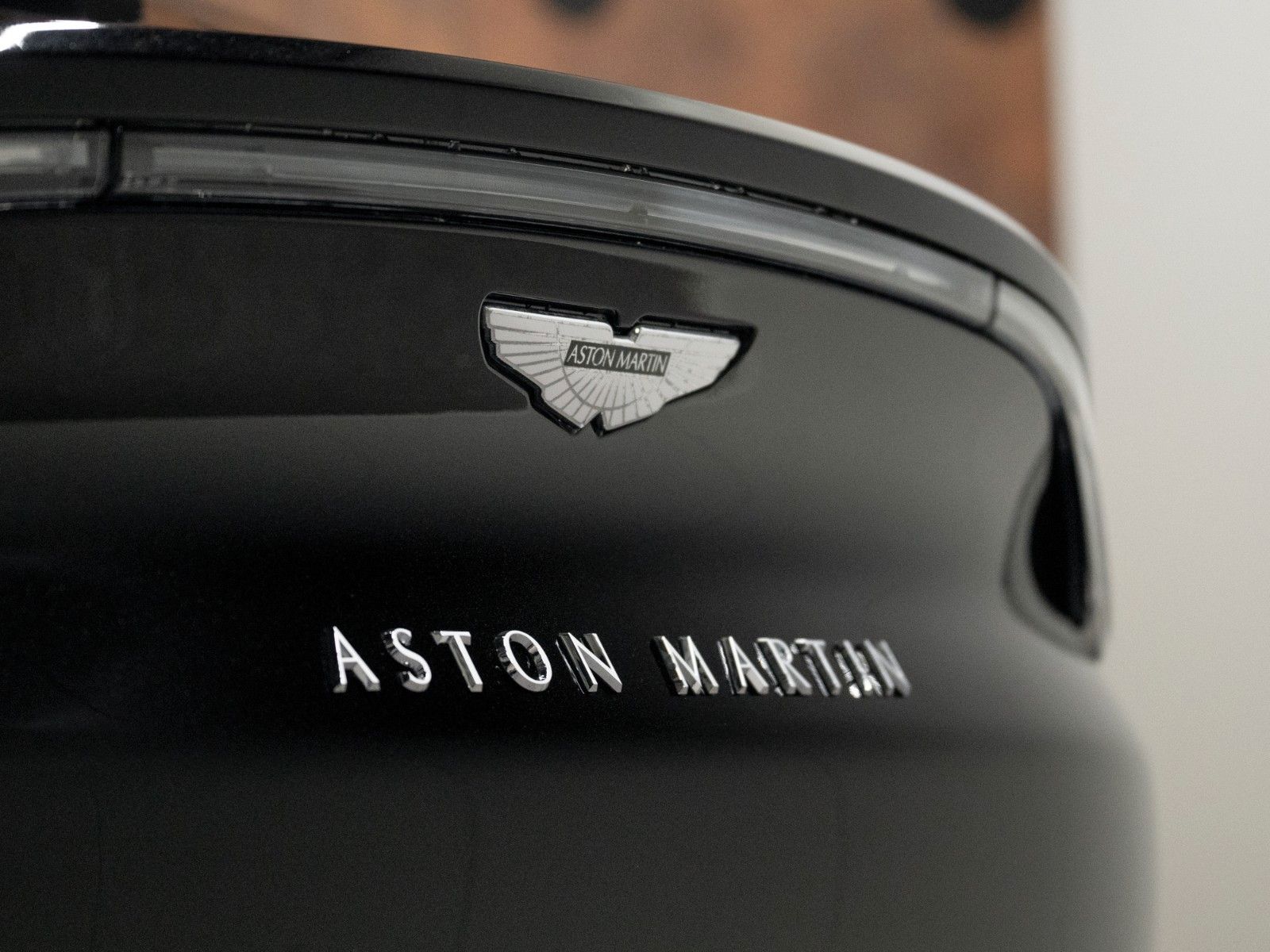 Aston Martin DBX 707 *Carbon*Sitzbelüftung*ACC*360*DesignPack foto 14