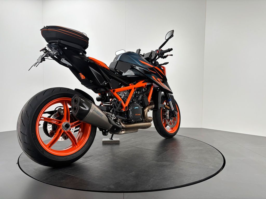 Fahrzeugabbildung KTM 1290 SUPER DUKE R EVO *TECHPACK *AKRA *POWERPART