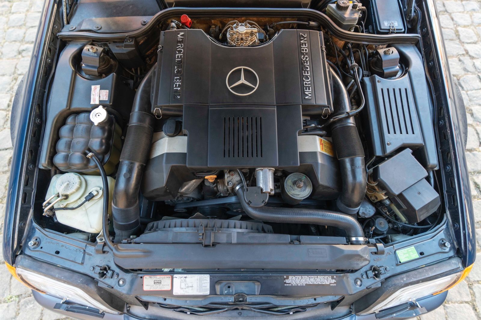 Fahrzeugabbildung Mercedes-Benz SL 500 TEMPOMAT ELEK.SITZE LEDER