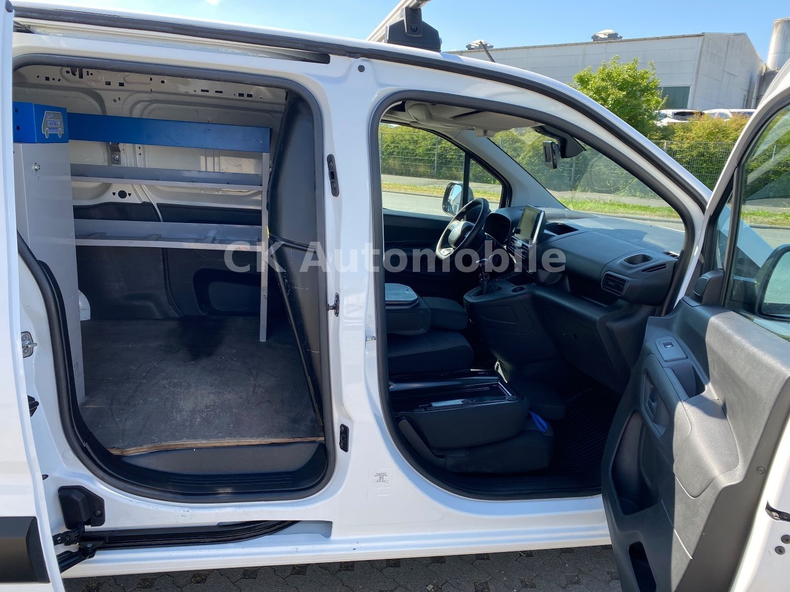 Fahrzeugabbildung Citroën Berlingo Kasten Driver XL/L2/Navi/Klima/Kamera
