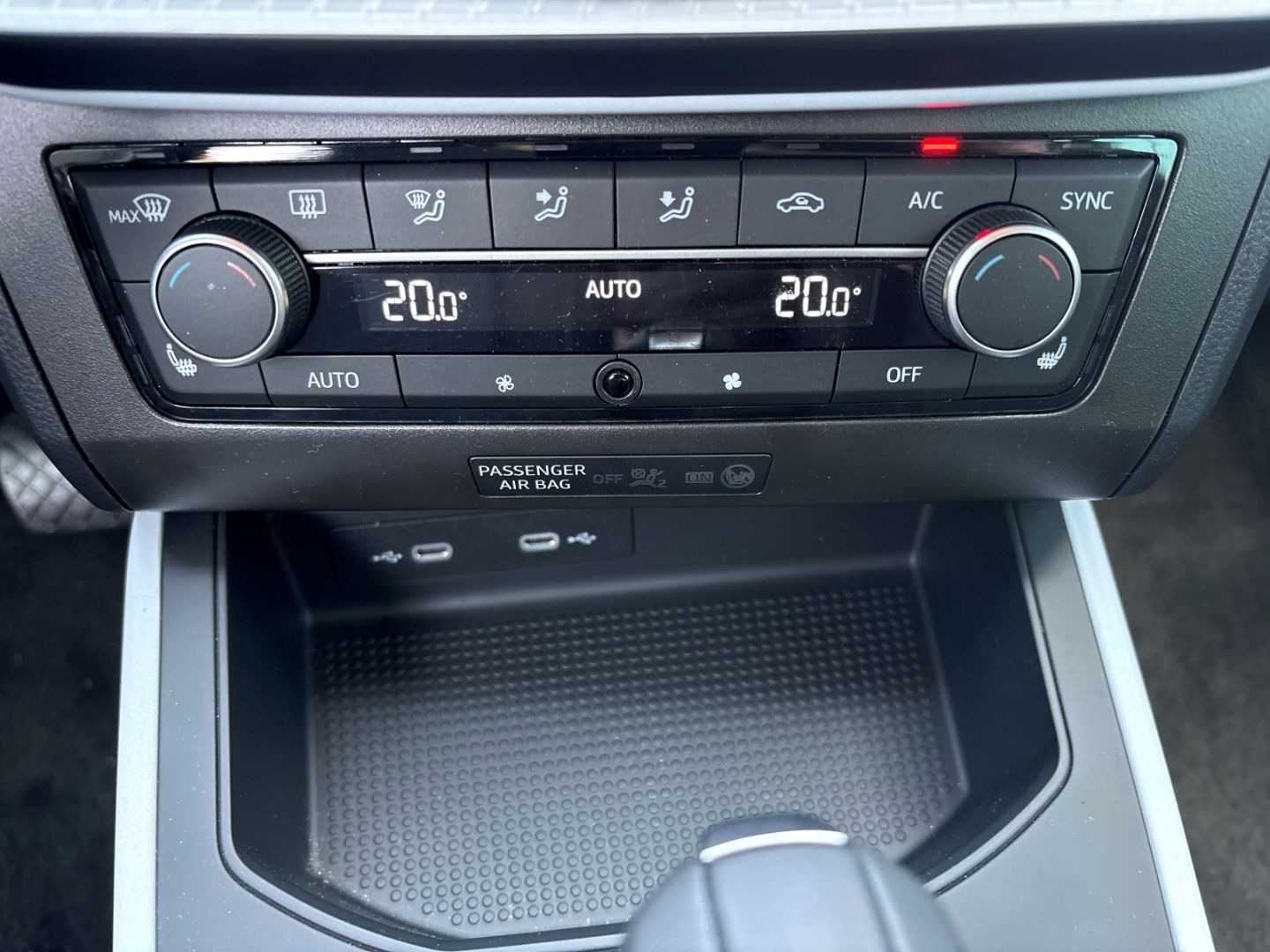 Fahrzeugabbildung SEAT Arona Navi Digitales Cockpit LED Sperrdiff. Appl