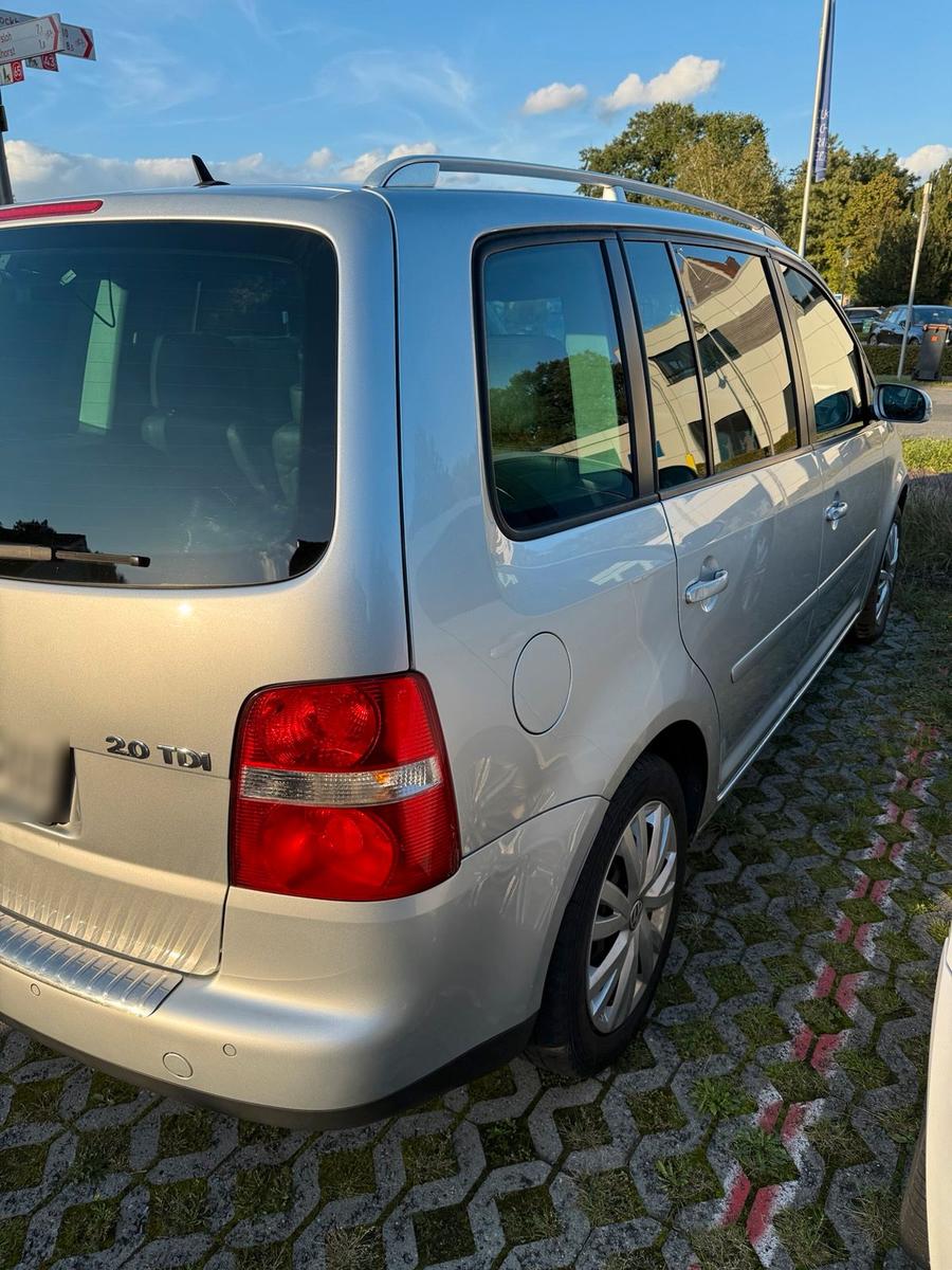 Volkswagen Touran 2006 — engine