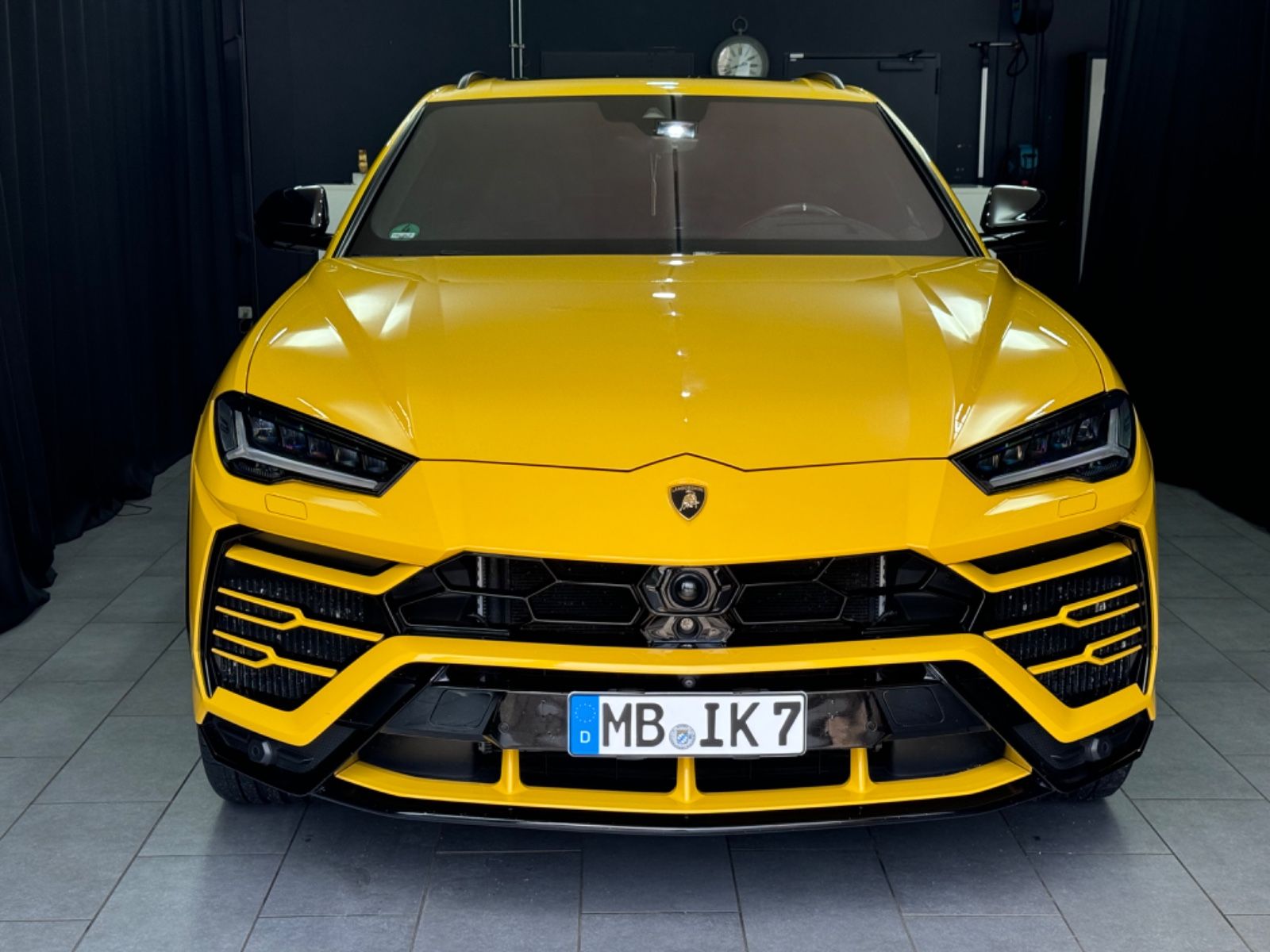 Fahrzeugabbildung Lamborghini URUS| MASSAGE | PANO |LUFT|B/O|NIGHT|23ZOLL|ADAS