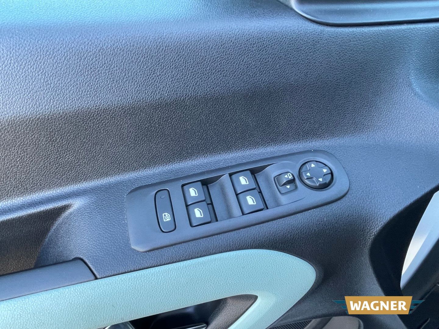 Fahrzeugabbildung Citroën Berlingo Feel XL Automatik Klimaautomatik