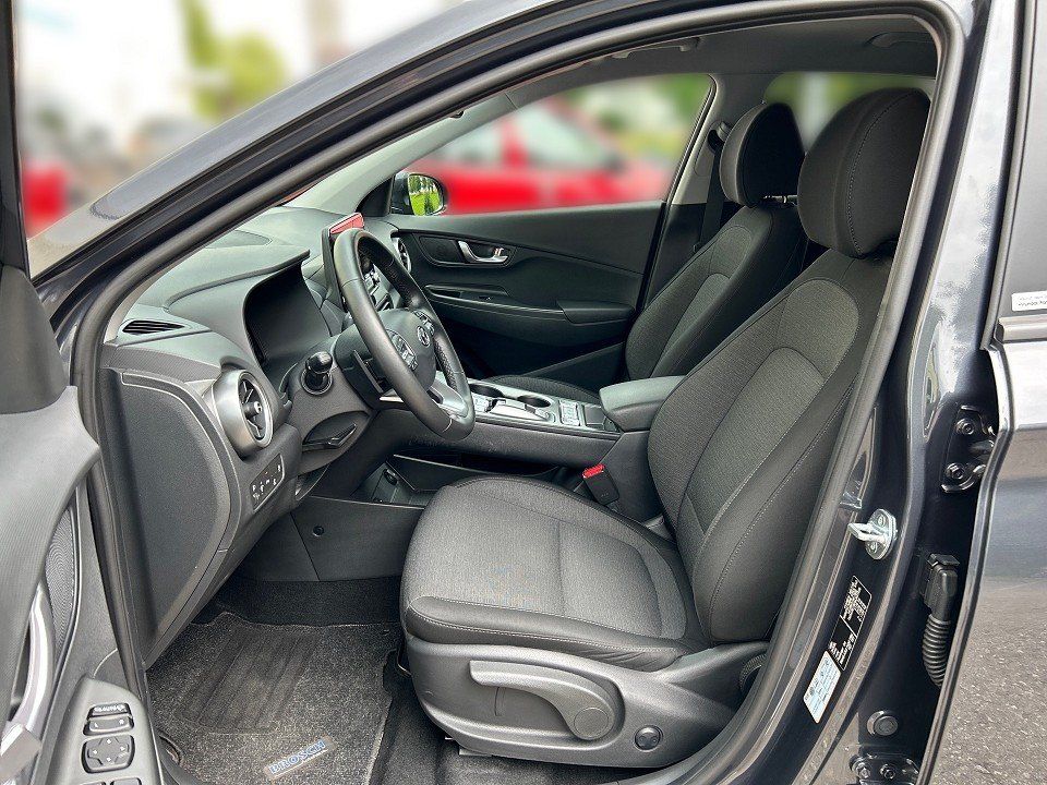Fahrzeugabbildung Hyundai KONA EV 64kWh PLUS-P AVILOO-97,4%-SOH 484KM-RW++