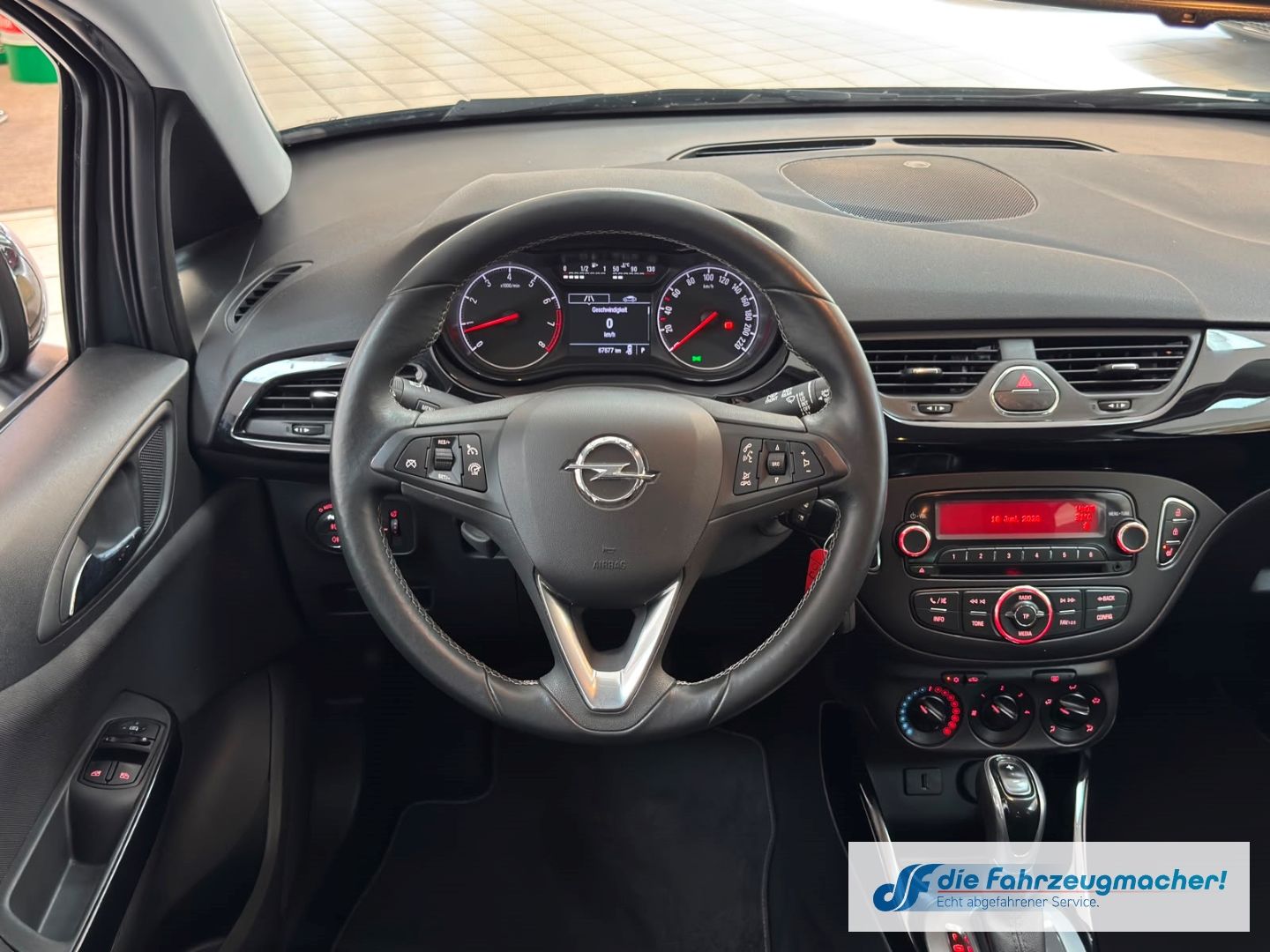 Fahrzeugabbildung Opel Corsa E drive Automati SHZ LenkradH Temp PDC Ber